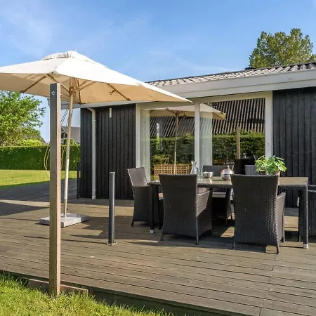 Pentti - 125m From The Sea By Interhome *